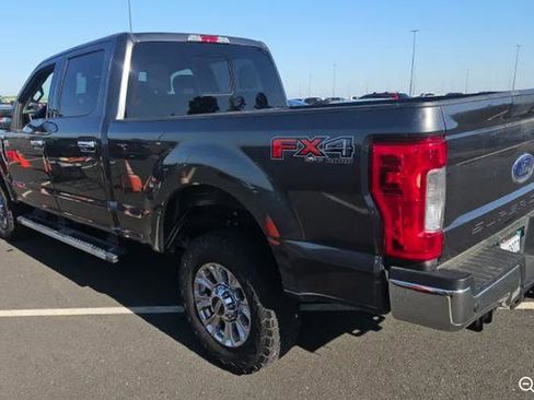Used 2019 Ford F250 XLT w/ XLT Premium Package AWD/4WD image 2