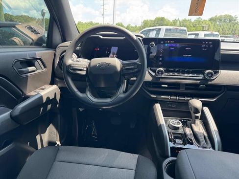 Used 2026 Chevrolet Colorado Trail Boss AWD/4WD image 12
