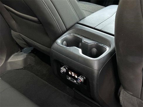 Used 2025 GMC Acadia Elevation image 13