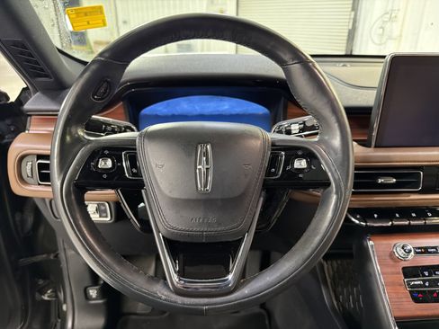Used 2023 Lincoln Aviator Reserve w/ Equipment Group 201A image 17