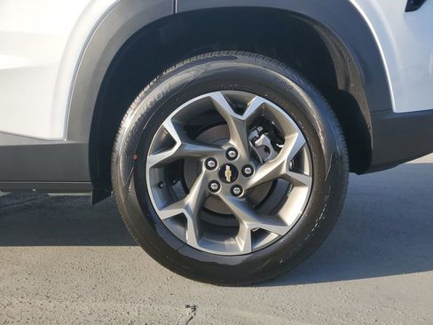 New 2026 Chevrolet Trax LT image 5