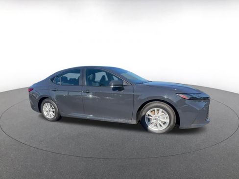 Used 2025 Toyota Camry LE image 2