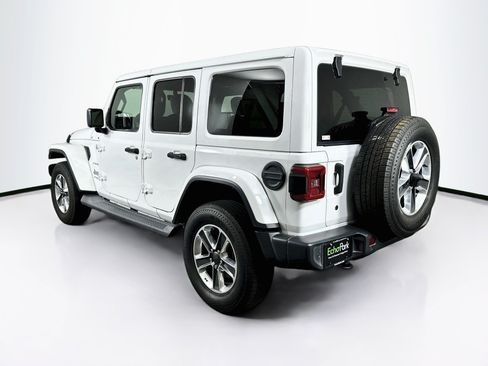 Used 2018 Jeep Wrangler Unlimited Sahara w/ Dual Top Group AWD/4WD image 5