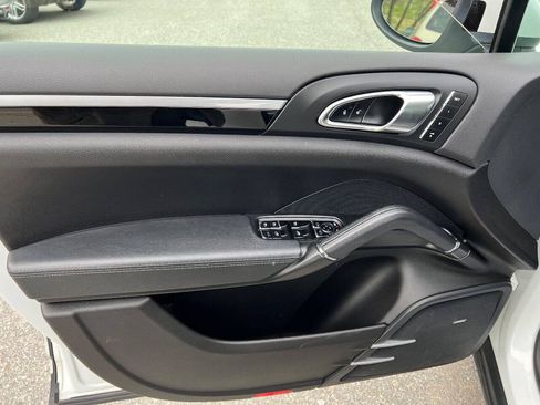 Used 2014 Porsche Cayenne S AWD/4WD image 26