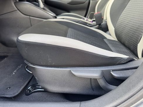 Used 2021 Nissan Versa SV image 18