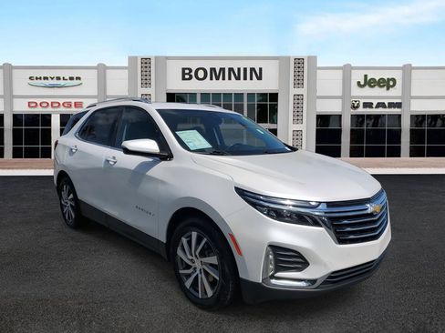 Used 2022 Chevrolet Equinox Premier image 2