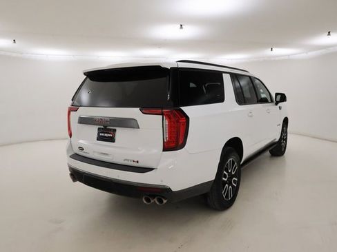 Used 2023 GMC Yukon XL AT4 w/ AT4 Premium Plus Package image 3