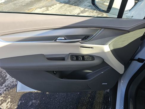 Used 2025 Cadillac XT5 Premium Luxury image 15