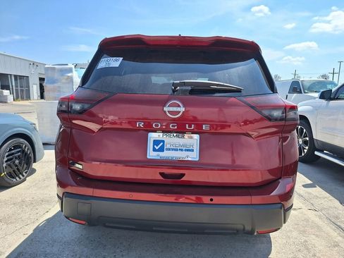 Used 2024 Nissan Rogue S image 8