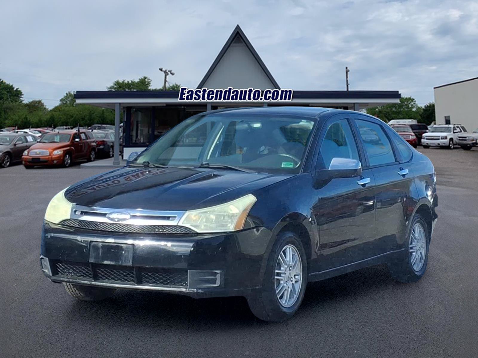 Used 2009 Ford Focus SE FWD image 1