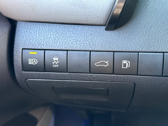 Used 2018 Toyota Camry XLE FWD image 30