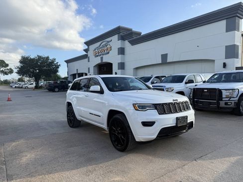 Used 2021 Jeep Grand Cherokee Laredo X RWD image 40
