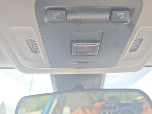 Used 2024 Toyota Camry SE image 32