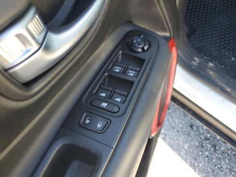 Used 2020 Jeep Renegade Trailhawk image 15