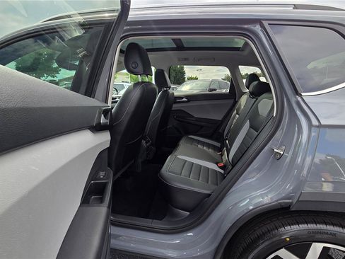 Certified 2023 Volkswagen Taos SEL AWD/4WD image 30