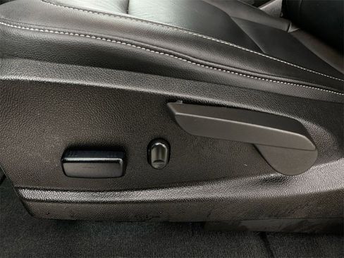 Used 2022 GMC Canyon Elevation w/ Elevation Premium Package image 12