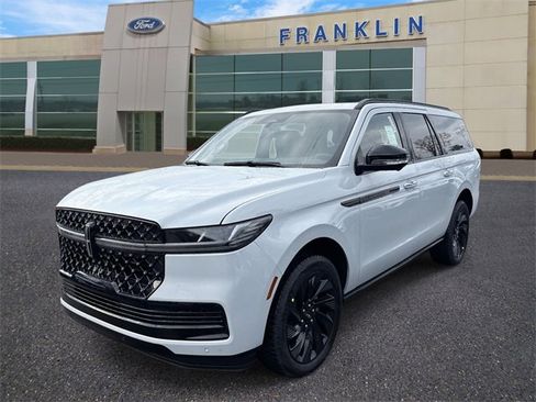 New 2025 Lincoln Navigator L Reserve w/ Jet Appearance Package image 3