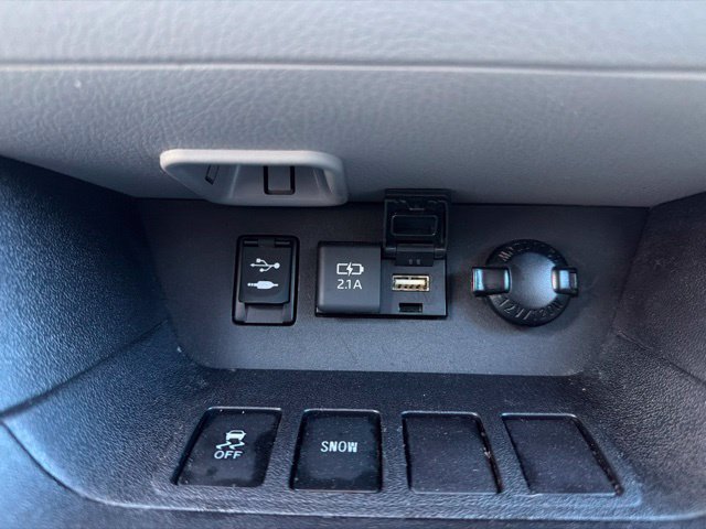 Used 2019 Toyota Highlander Plus FWD image 24