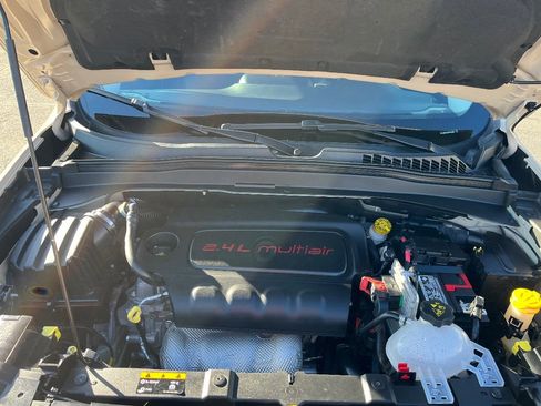 Used 2017 Jeep Renegade Trailhawk image 40