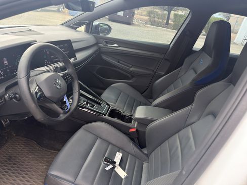Used 2024 Volkswagen Golf R image 2