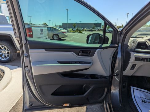 Used 2018 Honda Odyssey LX image 10