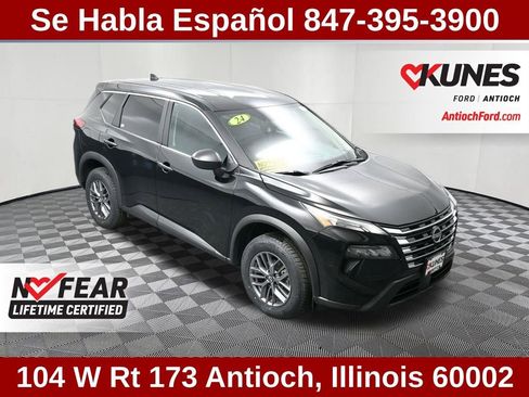 Used 2024 Nissan Rogue S image 15