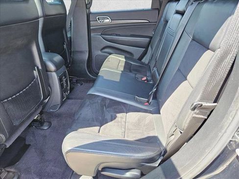 Used 2018 Jeep Grand Cherokee Altitude image 10