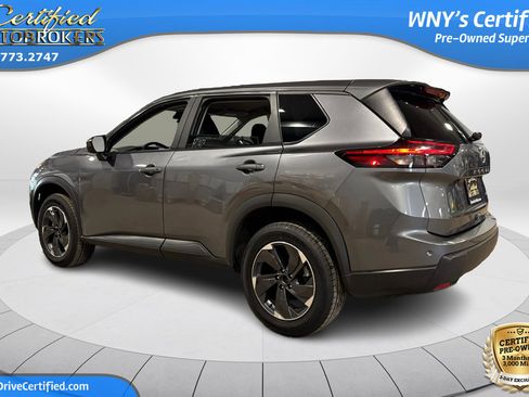 Used 2025 Nissan Rogue SV image 8