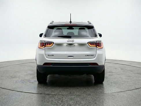Used 2025 Jeep Compass Trailhawk image 7