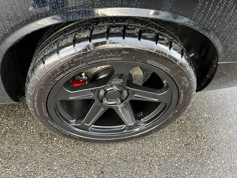 Used 2014 Dodge Challenger R/T image 10