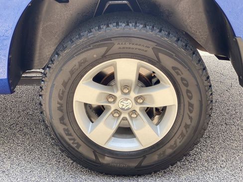 Used 2018 RAM 1500 Express AWD/4WD image 16