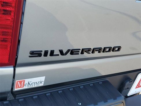 Used 2025 Chevrolet Silverado 2500 Custom w/ Custom Value Package image 26