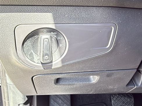 Used 2021 Volkswagen Tiguan S FWD image 36