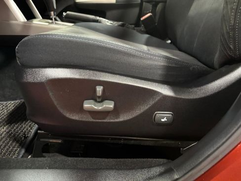 Used 2010 Subaru Forester 2.5X Premium image 24
