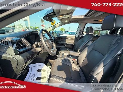 Used 2023 Honda Odyssey Elite image 25