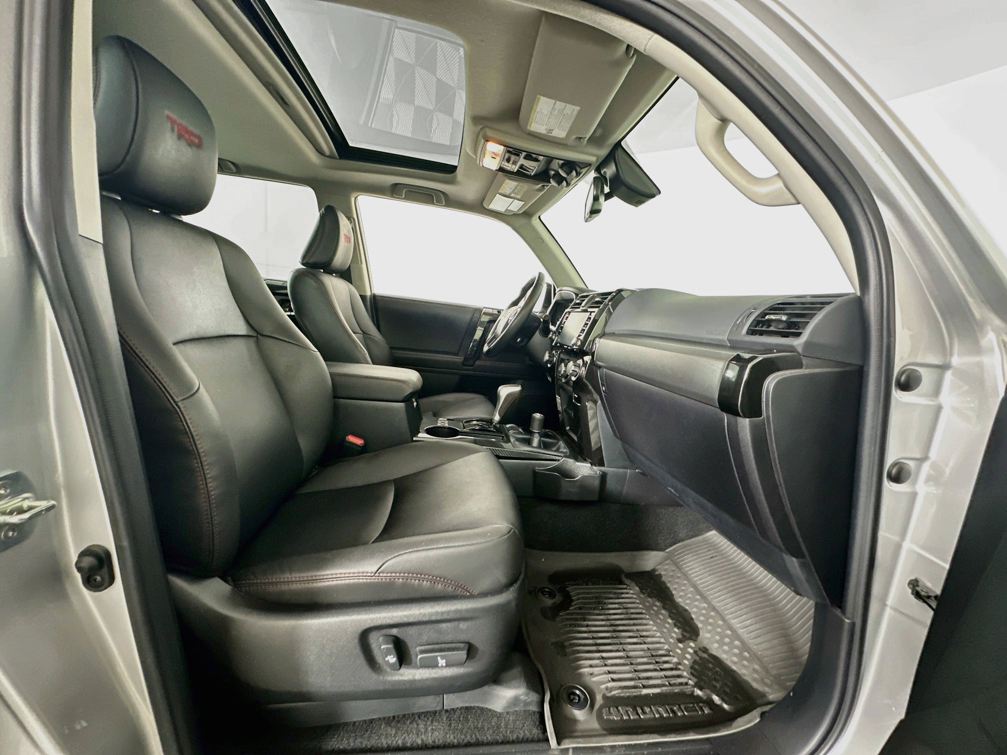 Used 2024 Toyota 4Runner TRD Off-Road Premium w/ Off Road Premium Plus Package AWD/4WD image 32