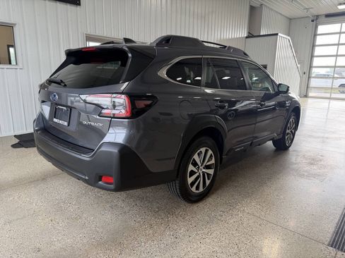 Used 2023 Subaru Outback Premium AWD/4WD image 3