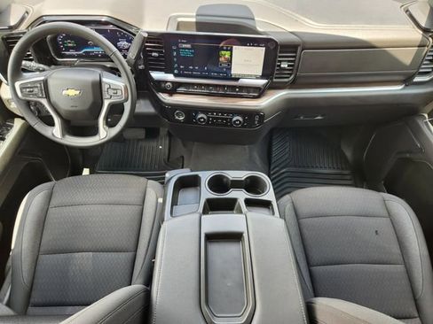 Used 2024 Chevrolet Silverado 1500 LT AWD/4WD image 26