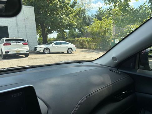 Used 2024 Nissan Sentra SV image 68