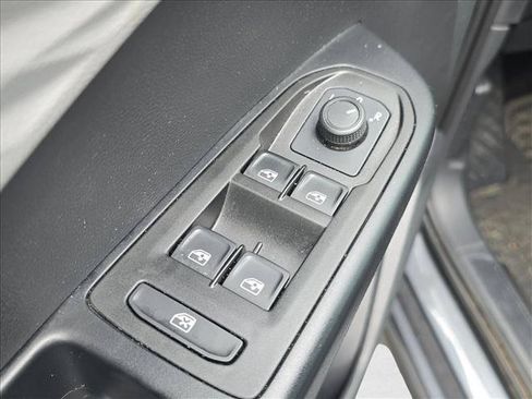 Used 2023 Volkswagen Taos S FWD image 8