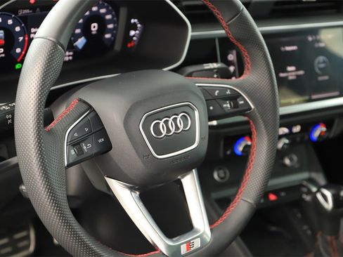 Certified 2025 Audi Q3 2.0T Premium Plus w/ Premium Plus Package image 16