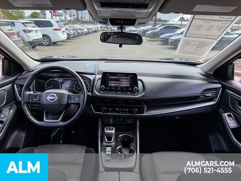 Used 2025 Nissan Rogue SV image 18