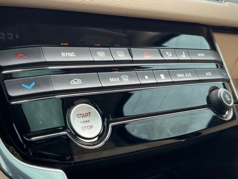 Used 2016 Jaguar XF Premium image 57