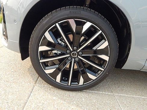 New 2026 Volvo XC60 B5 Ultra w/ Protection Package Premier image 12