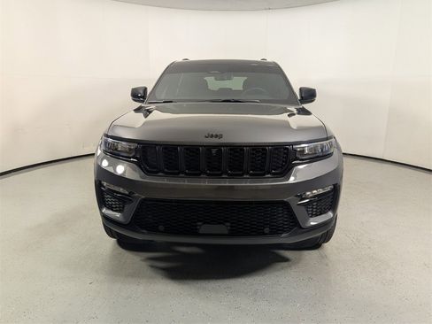 Used 2025 Jeep Grand Cherokee Limited w/ Luxury Tech Group II image 2