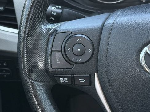 Used 2016 Toyota Corolla LE FWD image 14
