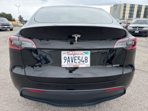 Used 2022 Tesla Model Y Long Range image 6