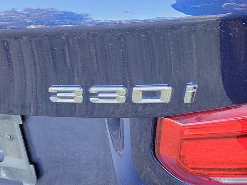Used 2018 BMW 330i 330i w/ Convenience Package image 20