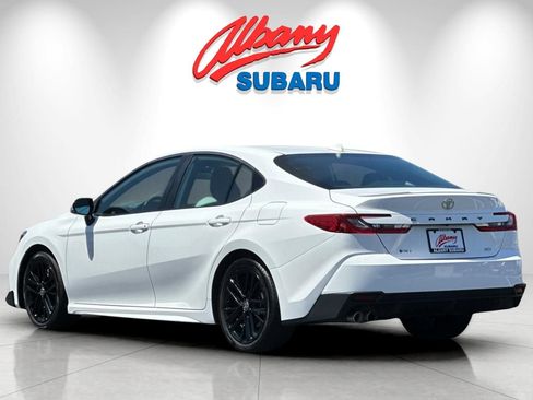 Used 2025 Toyota Camry SE FWD image 7