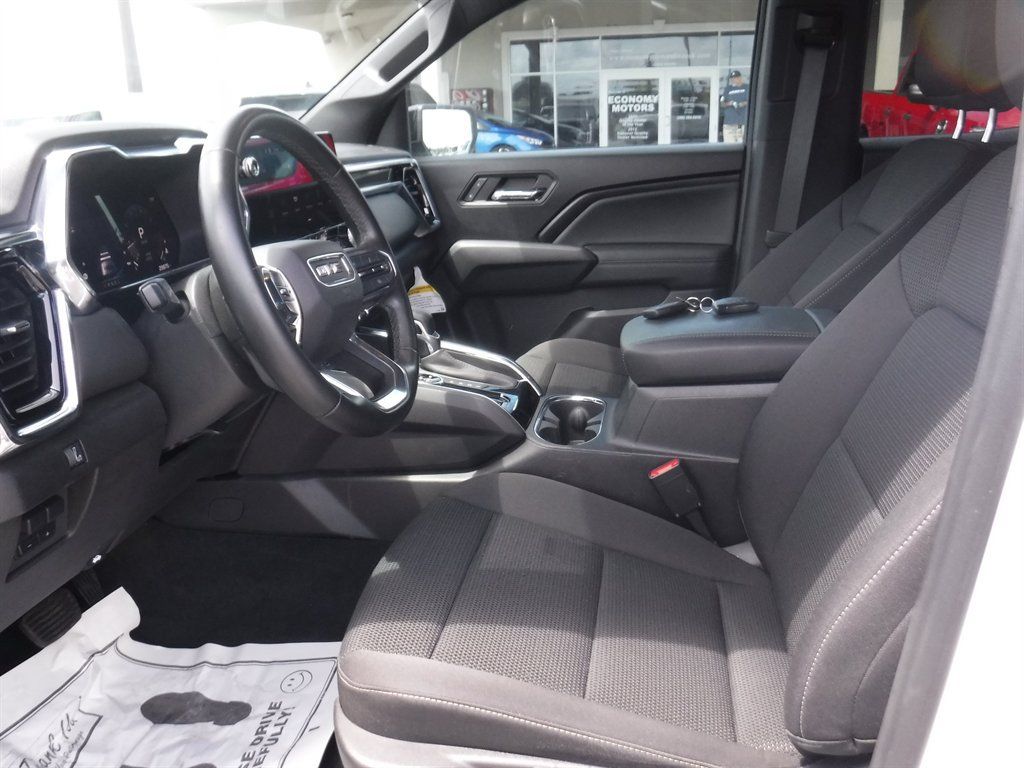 Used 2025 GMC Canyon Elevation w/ Convenience Package AWD/4WD image 15
